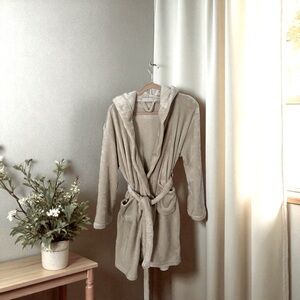 Summer & Rose Cream Robe – Size L/XL